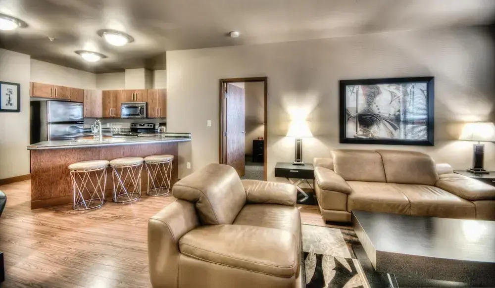 Grand Inn & Residence- Grande Prairie