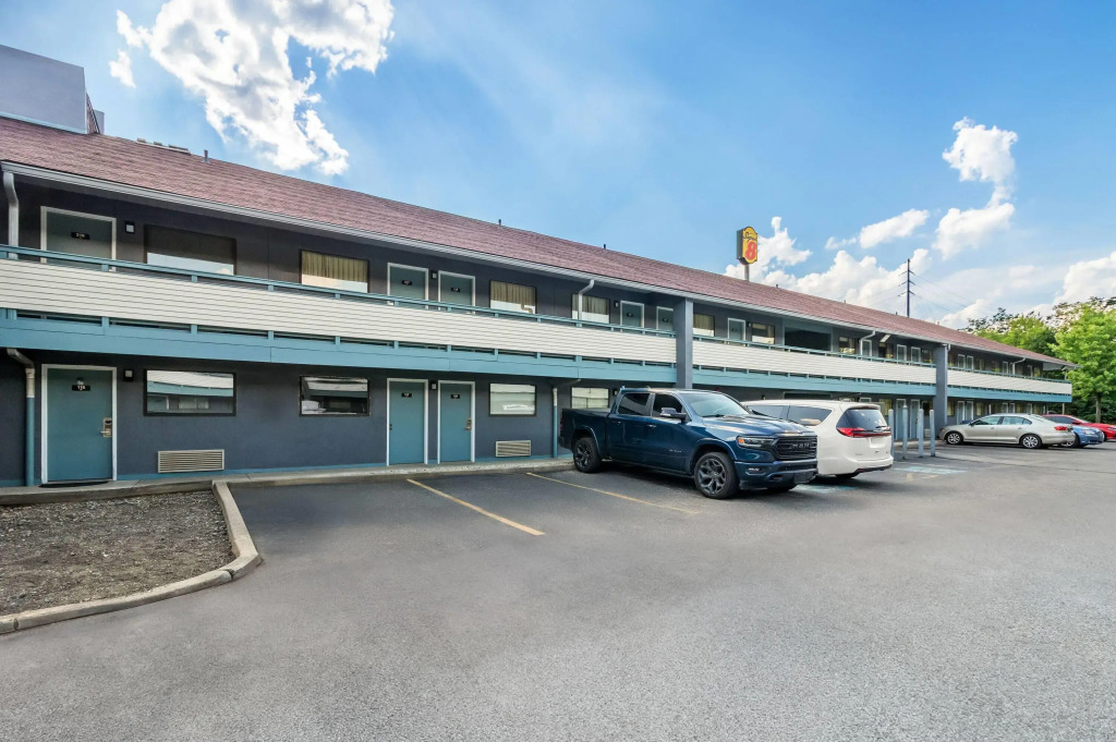 Super 8 by Wyndham Cincinnati/Springdale OH