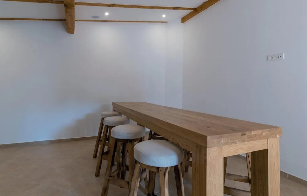 Stunning Home in Repusnica With 5 Bedrooms, Wifi and Outdoor Swimming Pool
