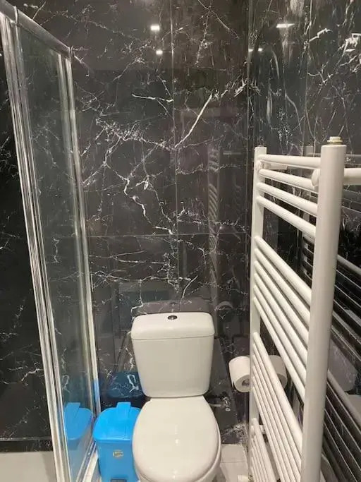 luxury apartment 11' from Athens center