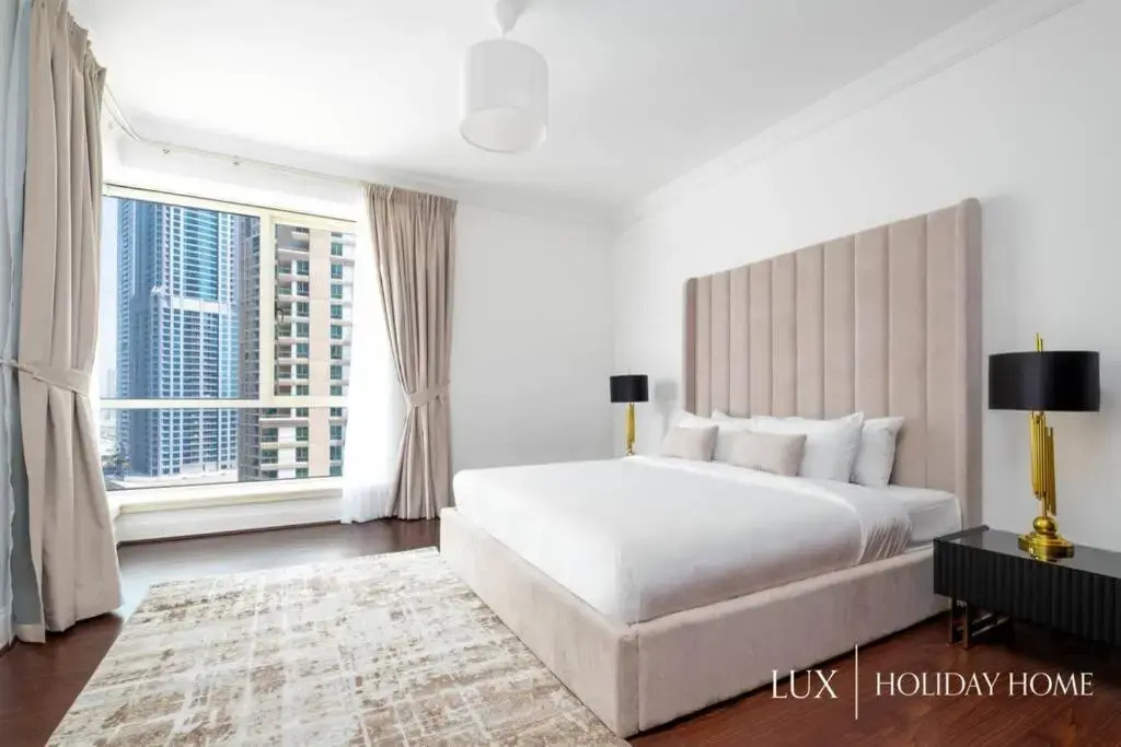 LUX - Ultimate Marina View Deluxe Suite