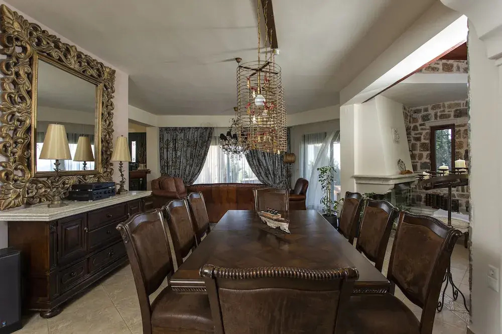 Luxury Villa Golden Crest with private pool