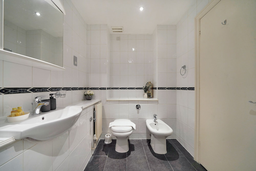 Hertford Flat 14