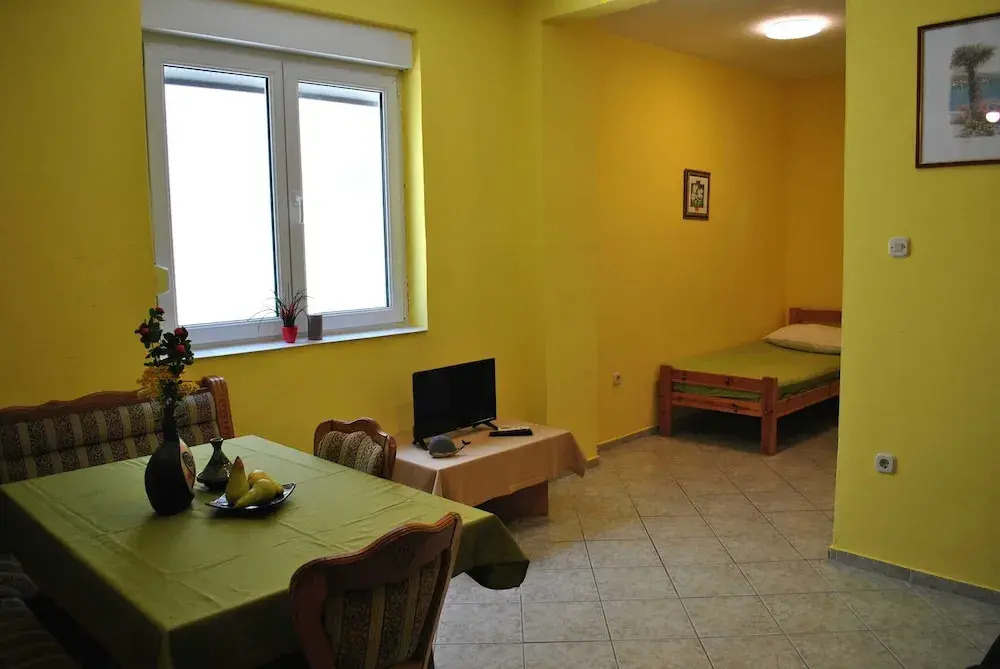 Apartments Šušnjara