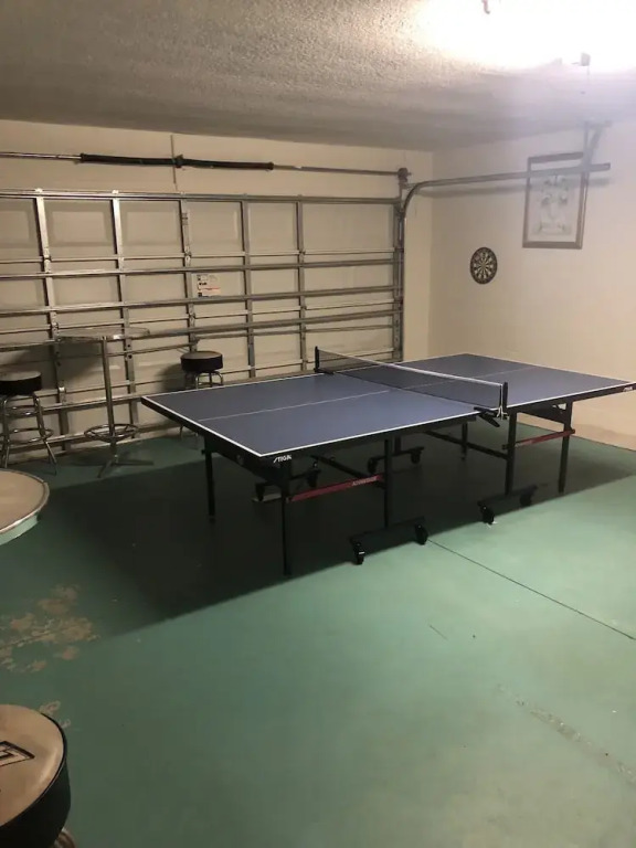 Gorgeous 4 Bed Home with Private Pool and Gamesroom in Disney Area (TR562DD)