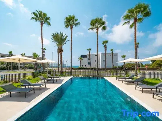 Waterside Sea View Apartments