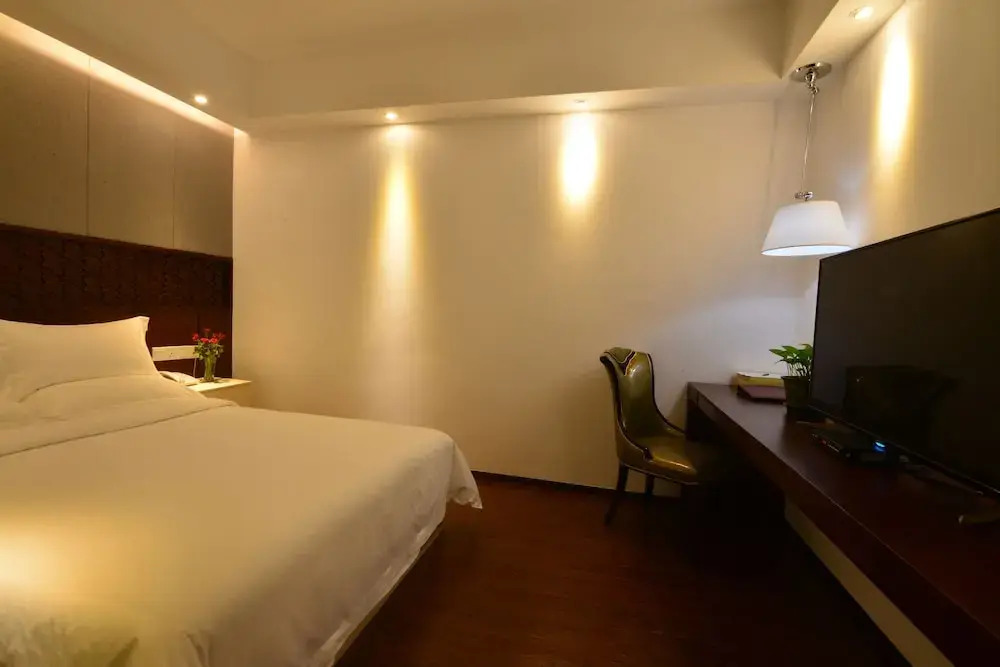 Royal Holiday Hotel
