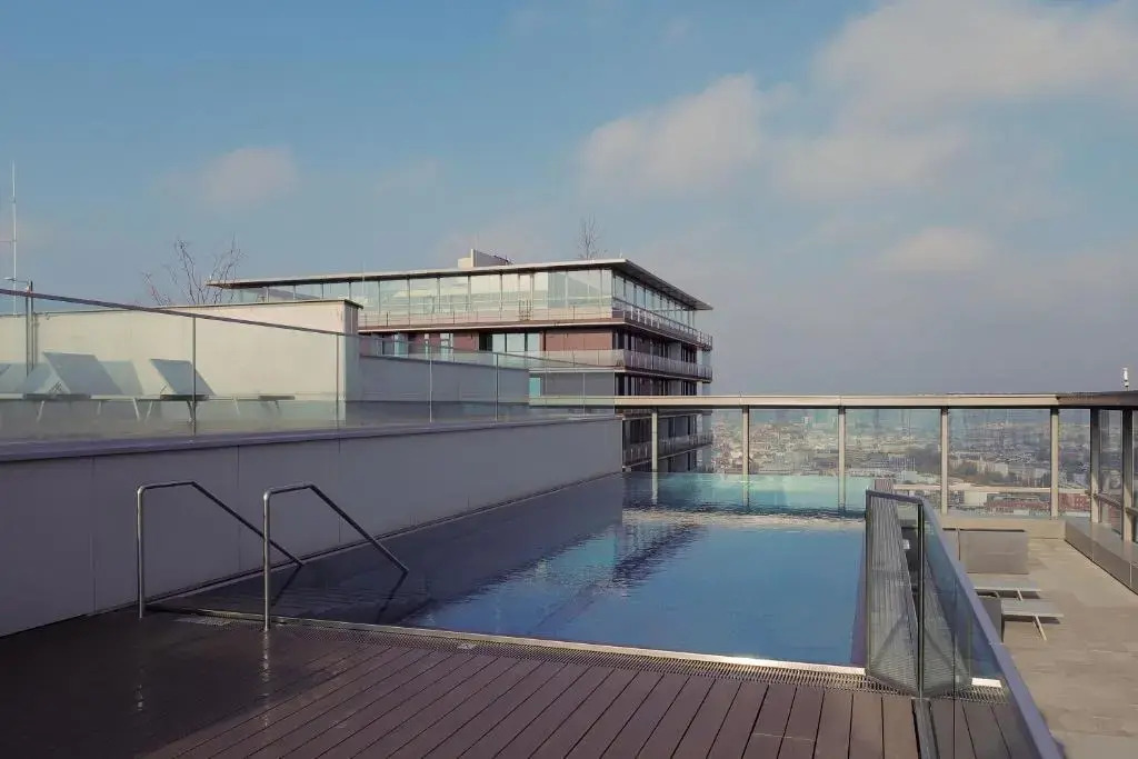 Triiiple Suites Level 21 mit Balkon und Tiefgarage