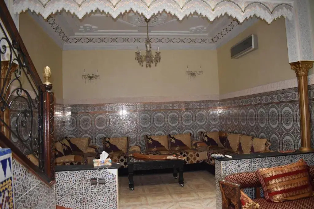 Riad Alaoui 135 with swimming pool and free parking
