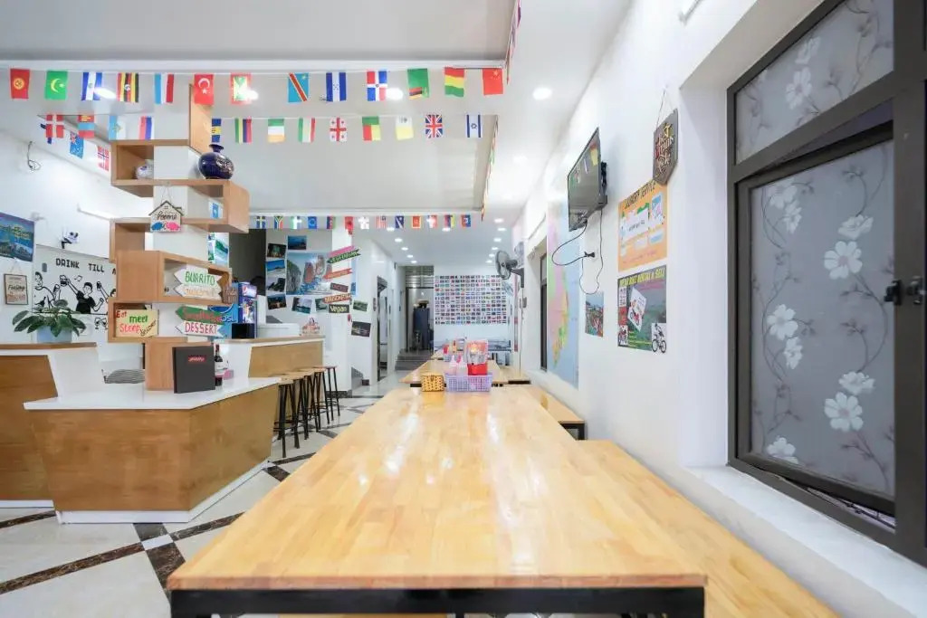 Fancy Hostel and Bar