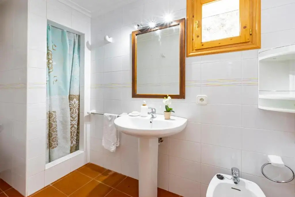 Villa in Ibiza Town, sleeps 6 - Can Damia
