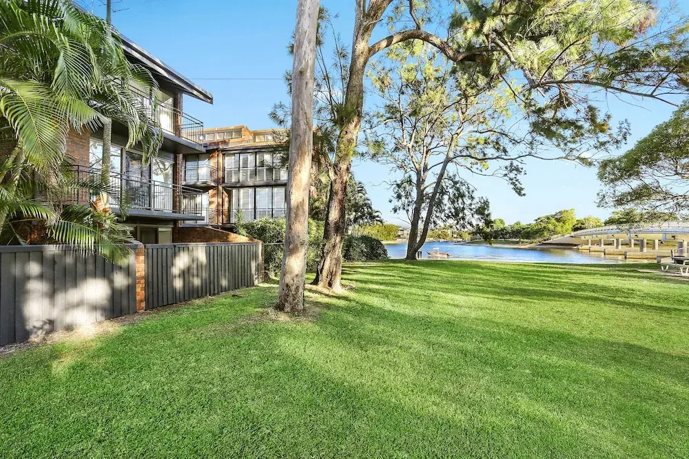 Unit 4 Weyba Lodge Noosa