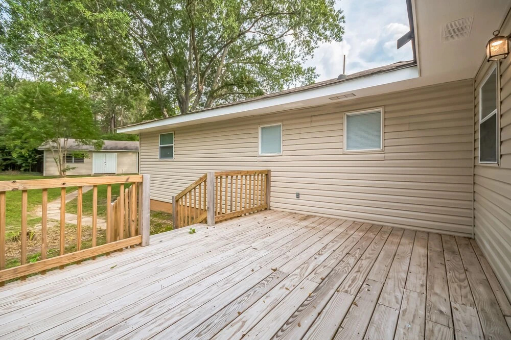 Charming Southern Retreat Near Historic Downtown 4 Bedroom Home