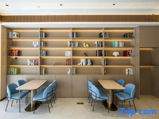 Ruifeng Hotel (Neijiang Normal University North High-speed Rail Branch)