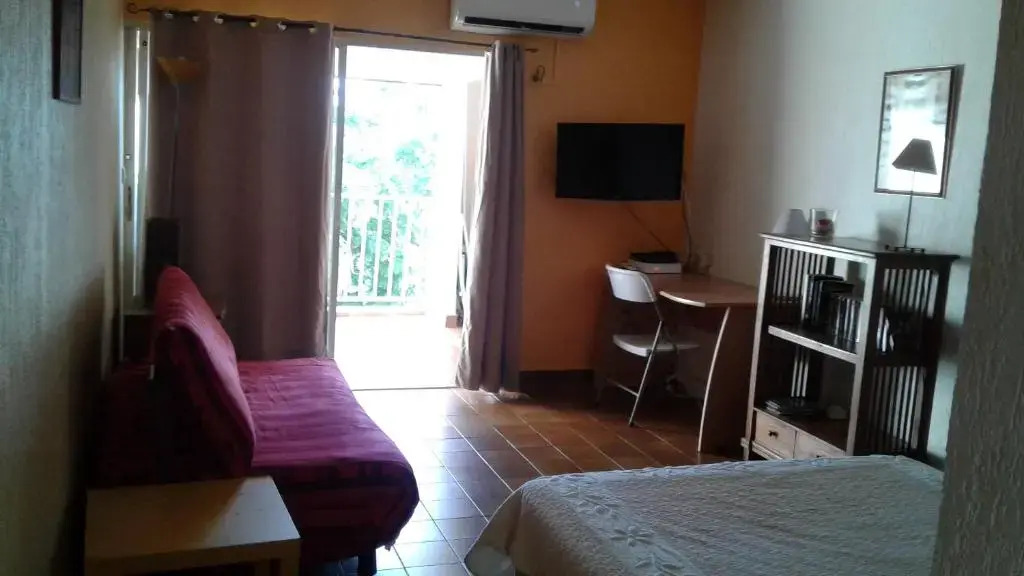 Studio, Piscine Et Vue Mer A La Marina