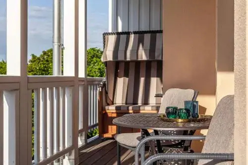 traumhafter Meerblick vom Balkon, gratis Nutzung vom AHOI Erlebnisbad und Sauna in Sellin - Villa Bergfrieden