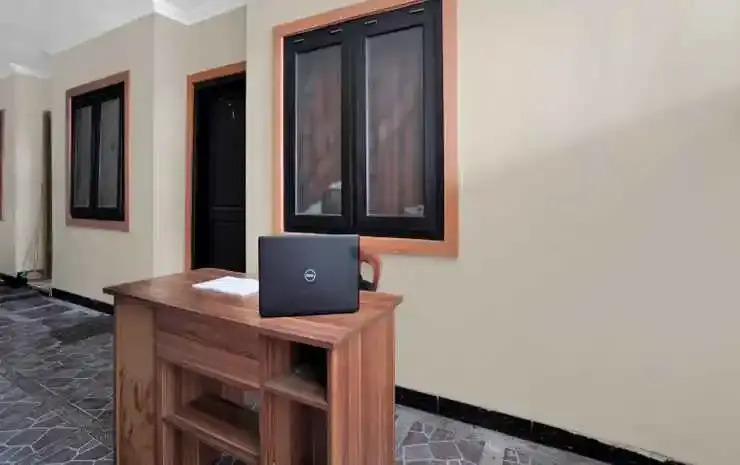 OYO 90477 Kedung Anyar Residence
