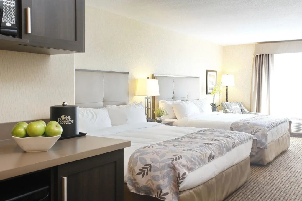 Pomeroy Inn & Suites at Olds College