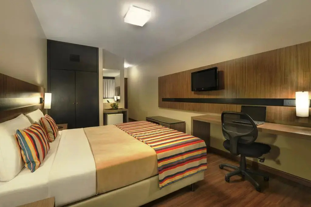 Hotel Deville Express Guaira