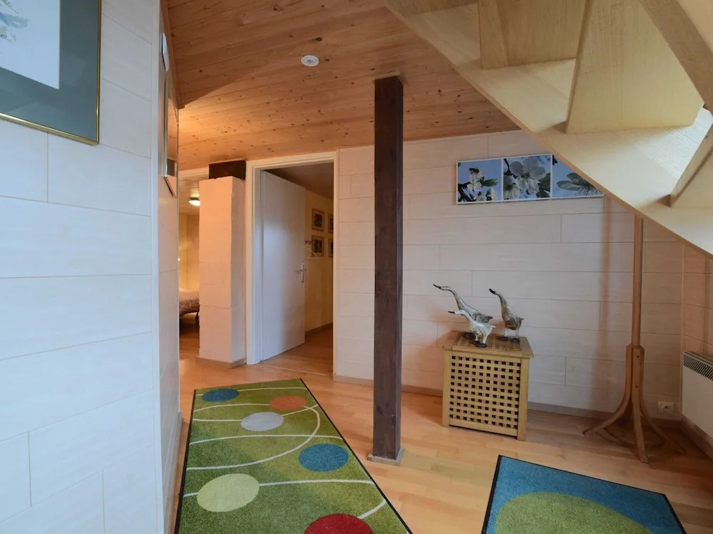 Comfortable Cottage Near Lake Cherapont