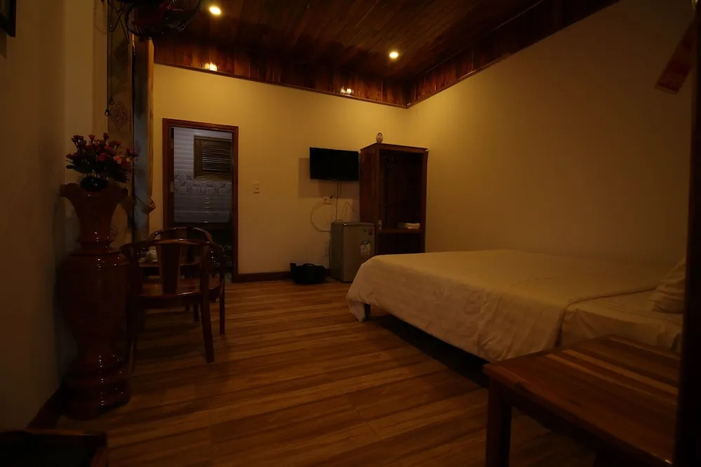 ღ Y Nghia at Ong Lang Beach ღ Coastal Haven with Home Cooked Bungalows ღ