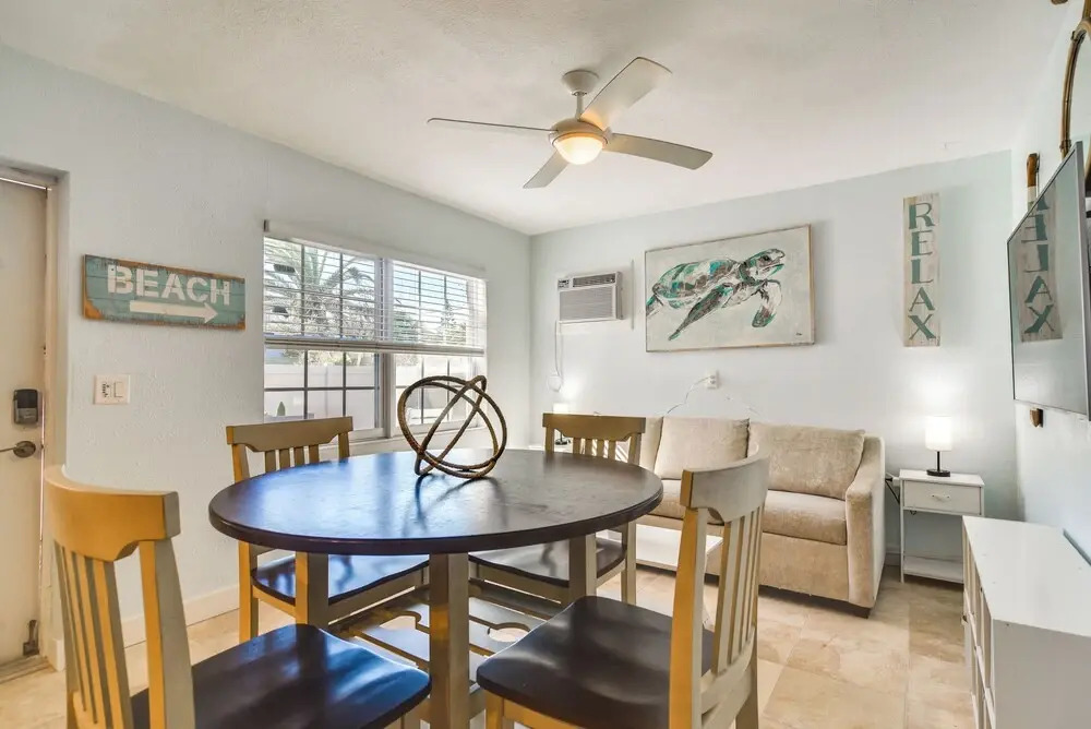 Apartment w/ Easy Access to Indian Rocks Beach!