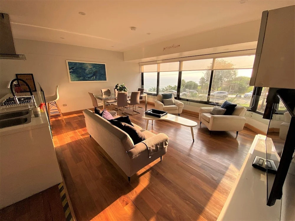 Stylish Ocean View Private Apartment