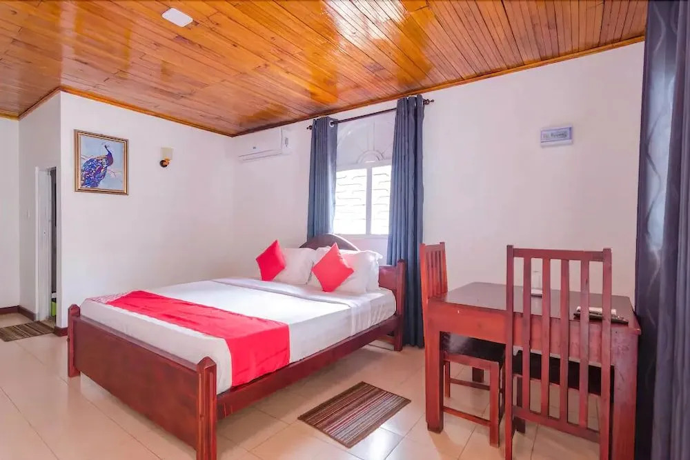 OYO 385 Sanri Villa Negombo