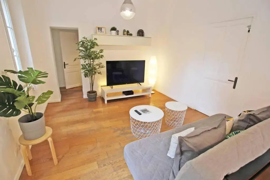 GregBnb-com - T2 50m2 - Jardin 80m2 - 15min gare