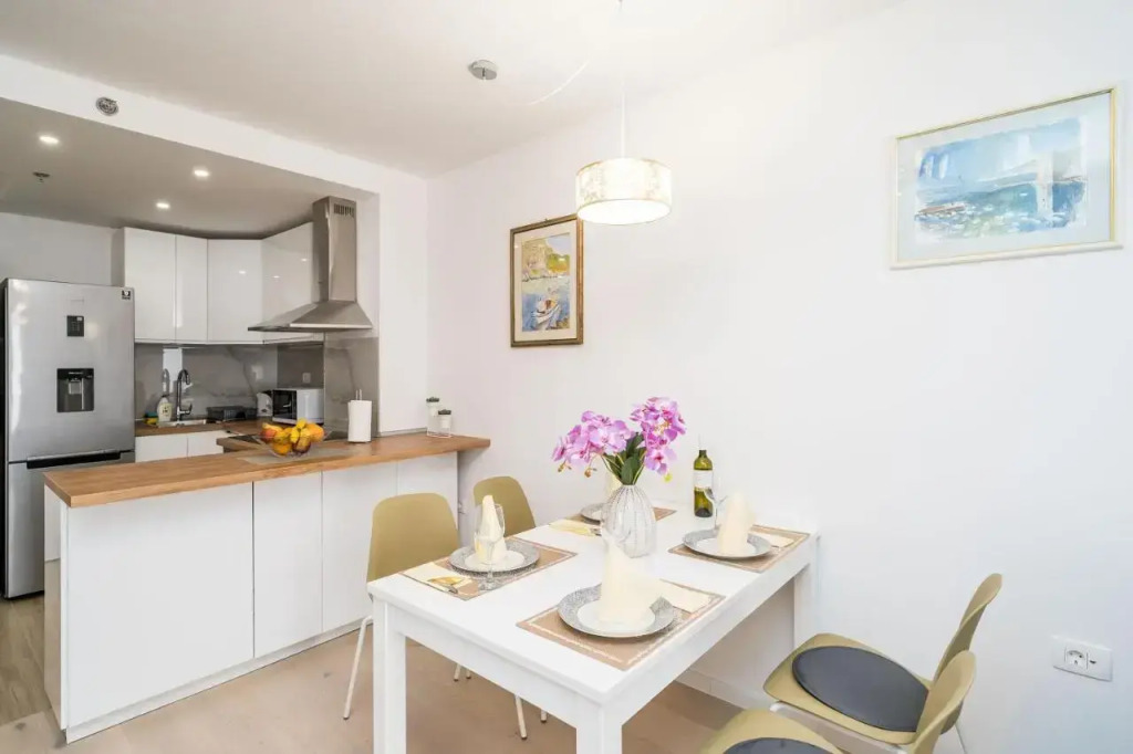 M&P- Lovely 1-bedroom condo with free parking