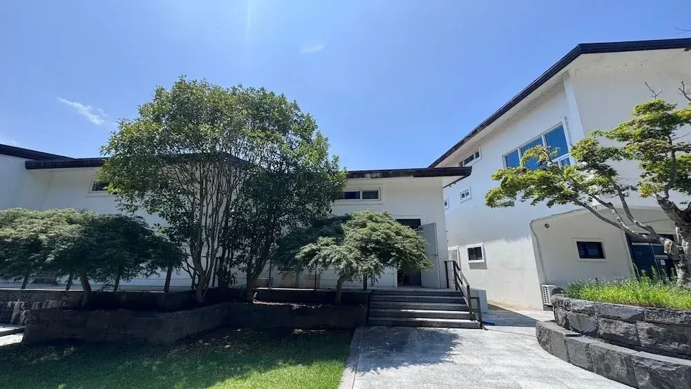 HwiMokArt Resort
