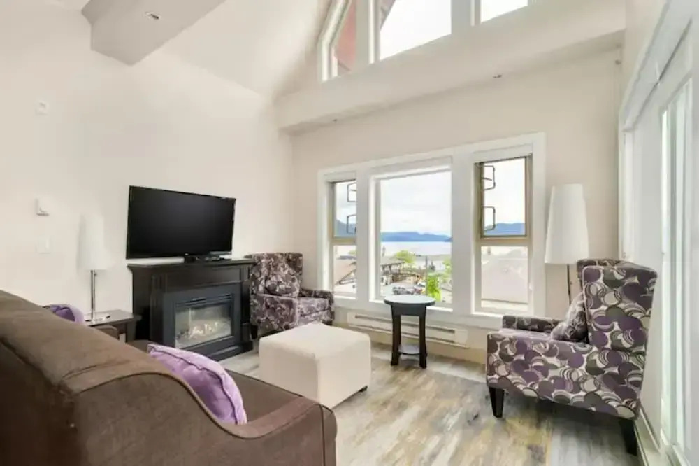 Scenic 3BR Penthouse Suite