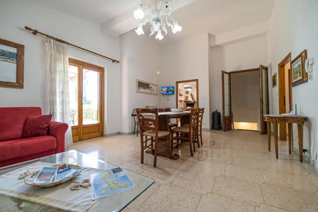 Villa Ray