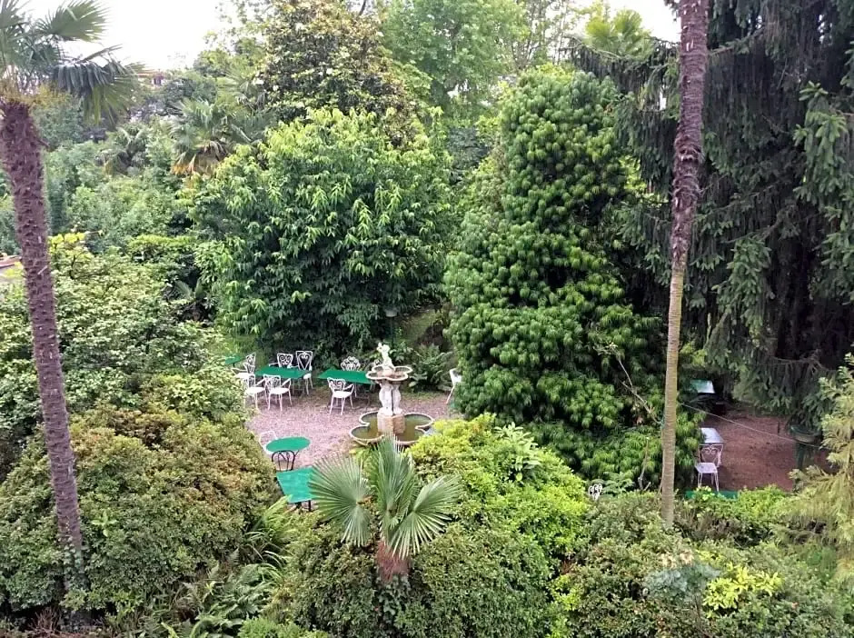 Albergo Villa Azalea