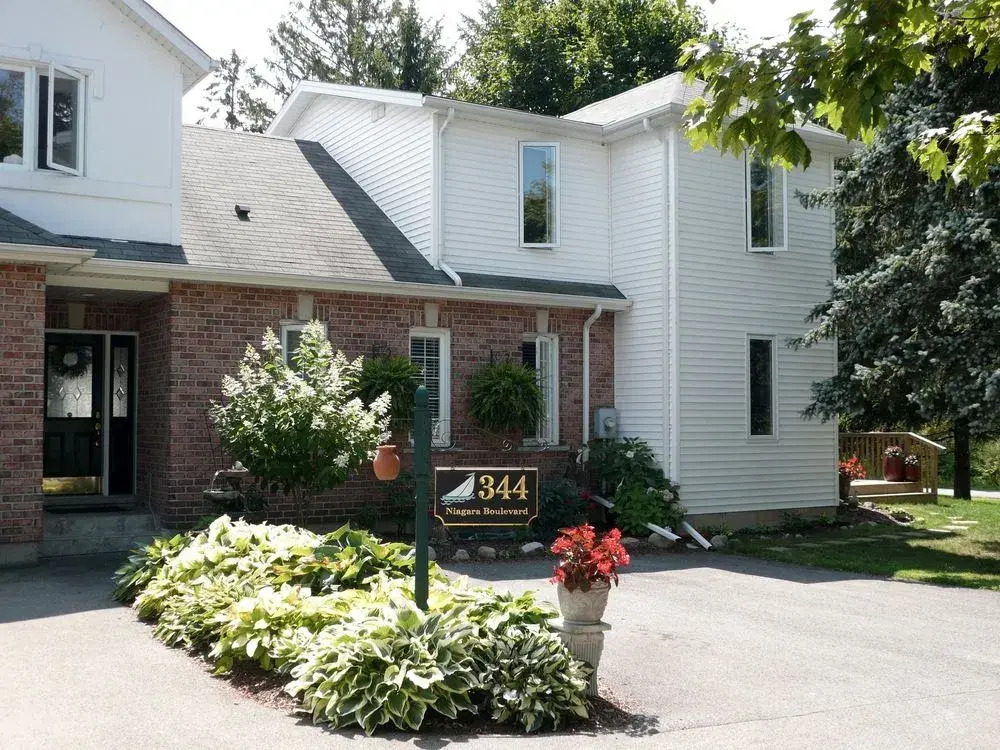Brock Hollow Bed & Breakfast
