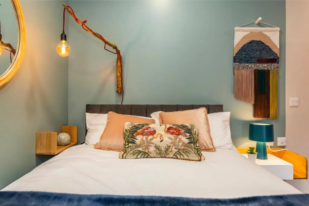 Romantic Getaway Studio Pods close to City Centre with FREE WIFI