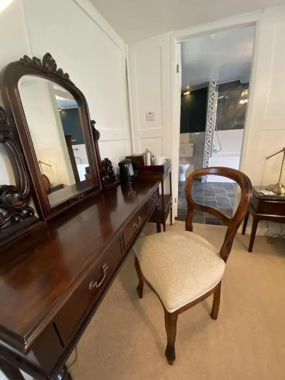 Plas Dinas Country House