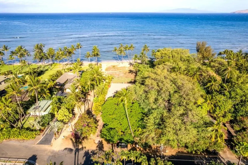 K B M Resorts- Hale-1470 Presidential 3bd, 3ba Beach-front Estate, A/c, Private Yard!
