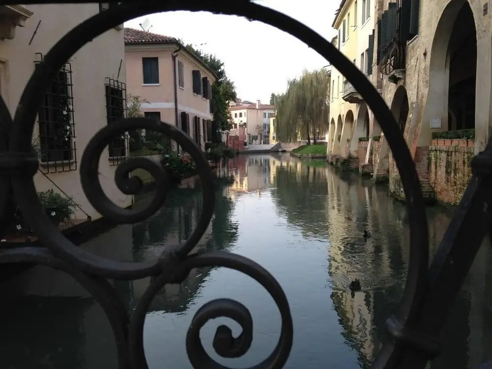 Lungo Il Fiume
