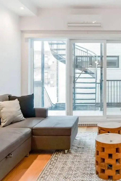 Hip, Stylish Apartment in Little Italy