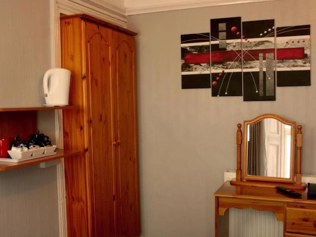 Devon View Guesthouse Swansea