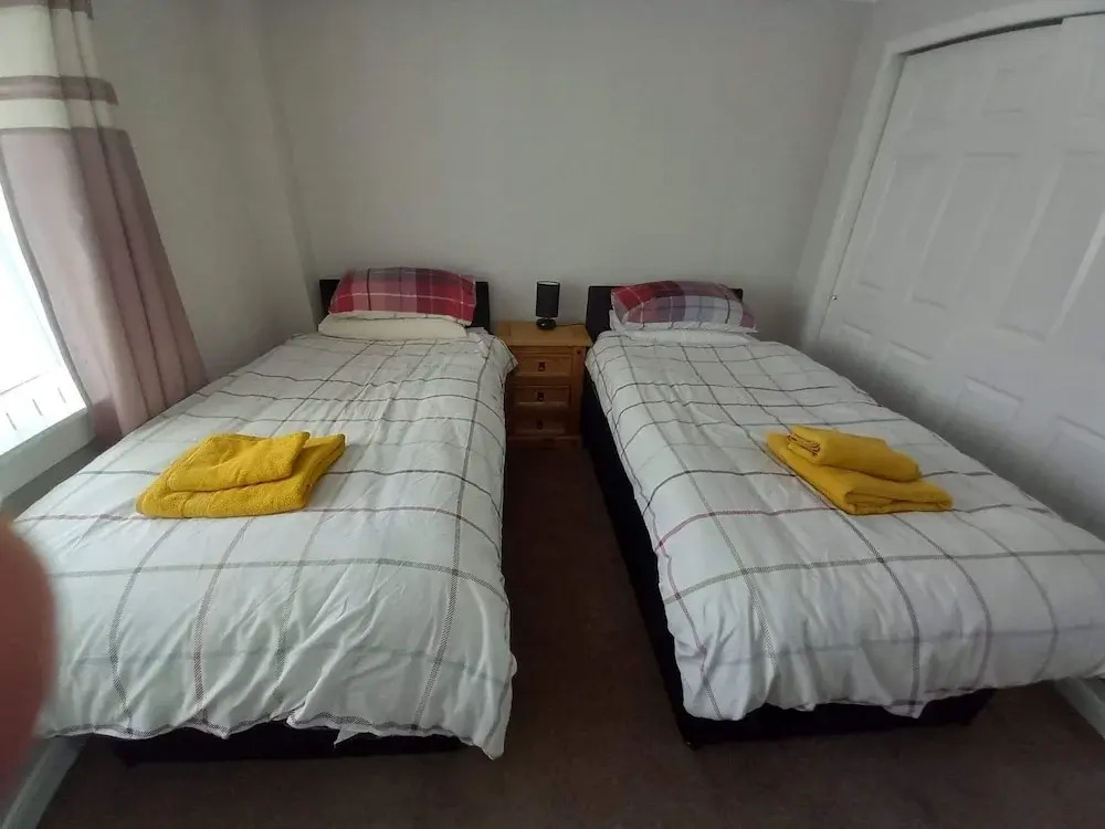 Inviting, Light and Airy 3-bed Apartment in Wick