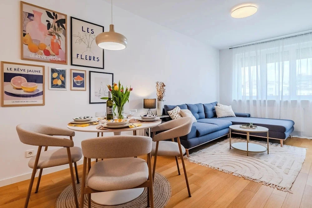 Apartment Meandar With Garage And Terrace