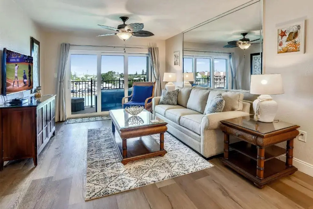 Land's End 4-405 Bay Front - Premier