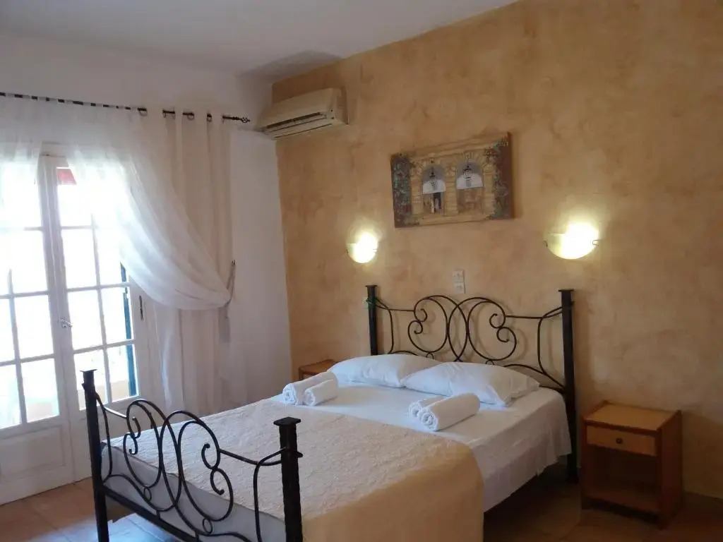 Athineos Apartments