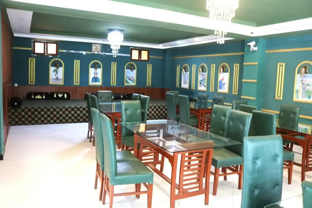 Aqcha Hotel