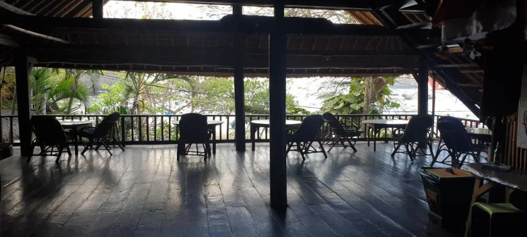 Topi inn