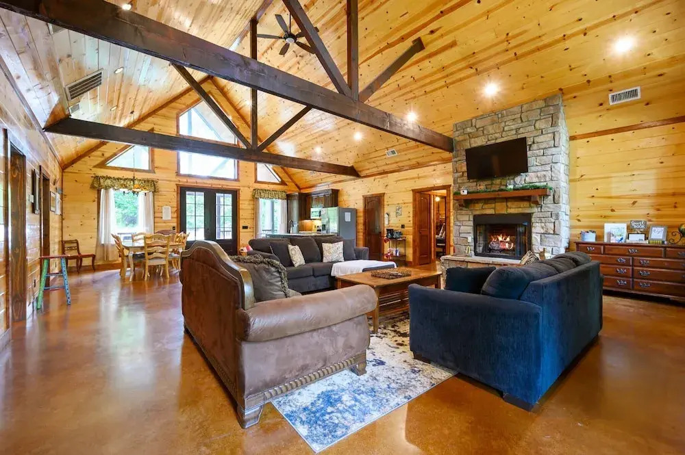 Majestic High - Cabin for 17