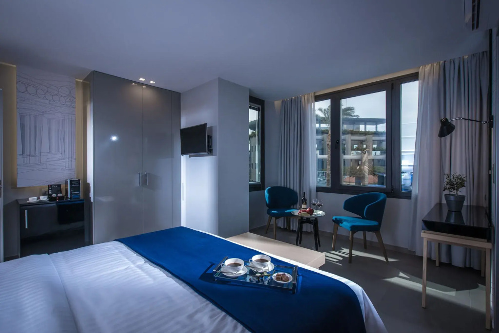 Lavris City Suites