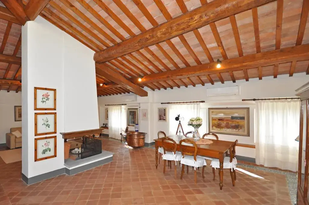 Villa Camaiore by PosarelliVillas